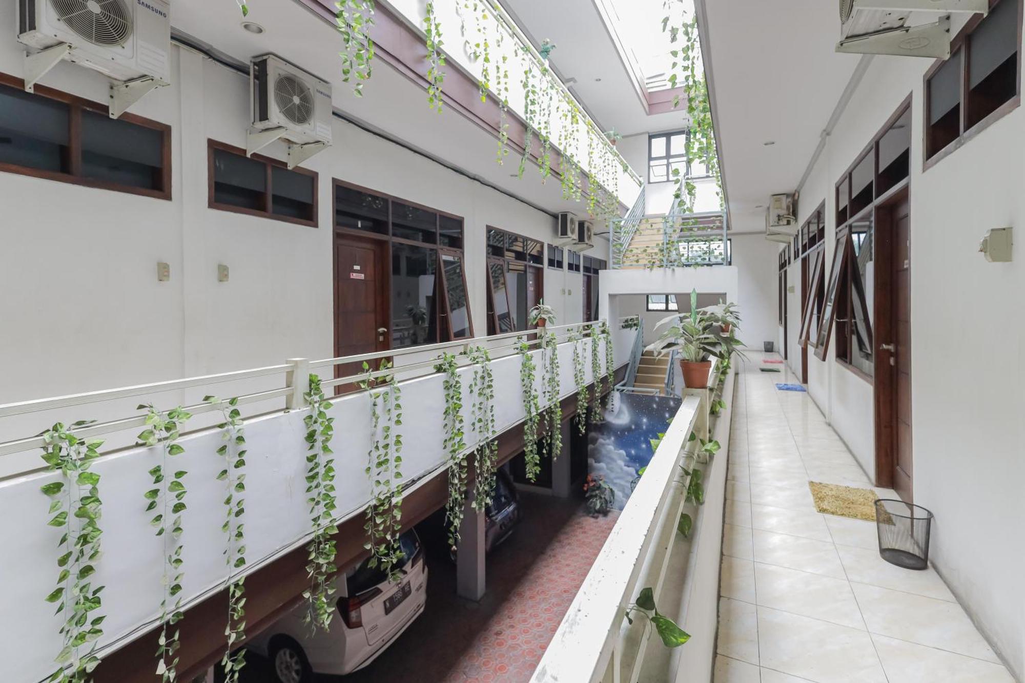 Reddoorz At Pondok Candra Surabaya Exterior foto