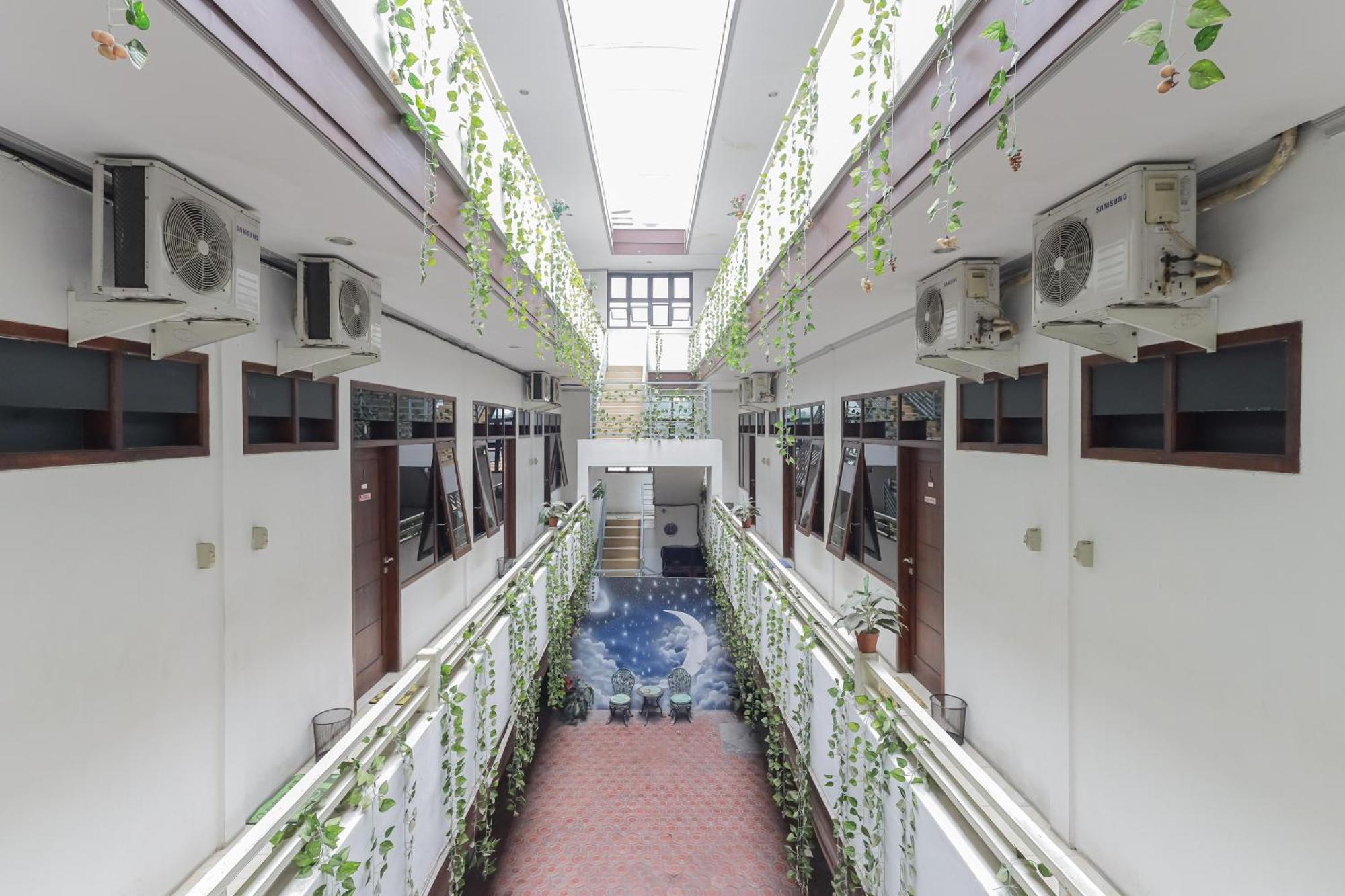 Reddoorz At Pondok Candra Surabaya Exterior foto