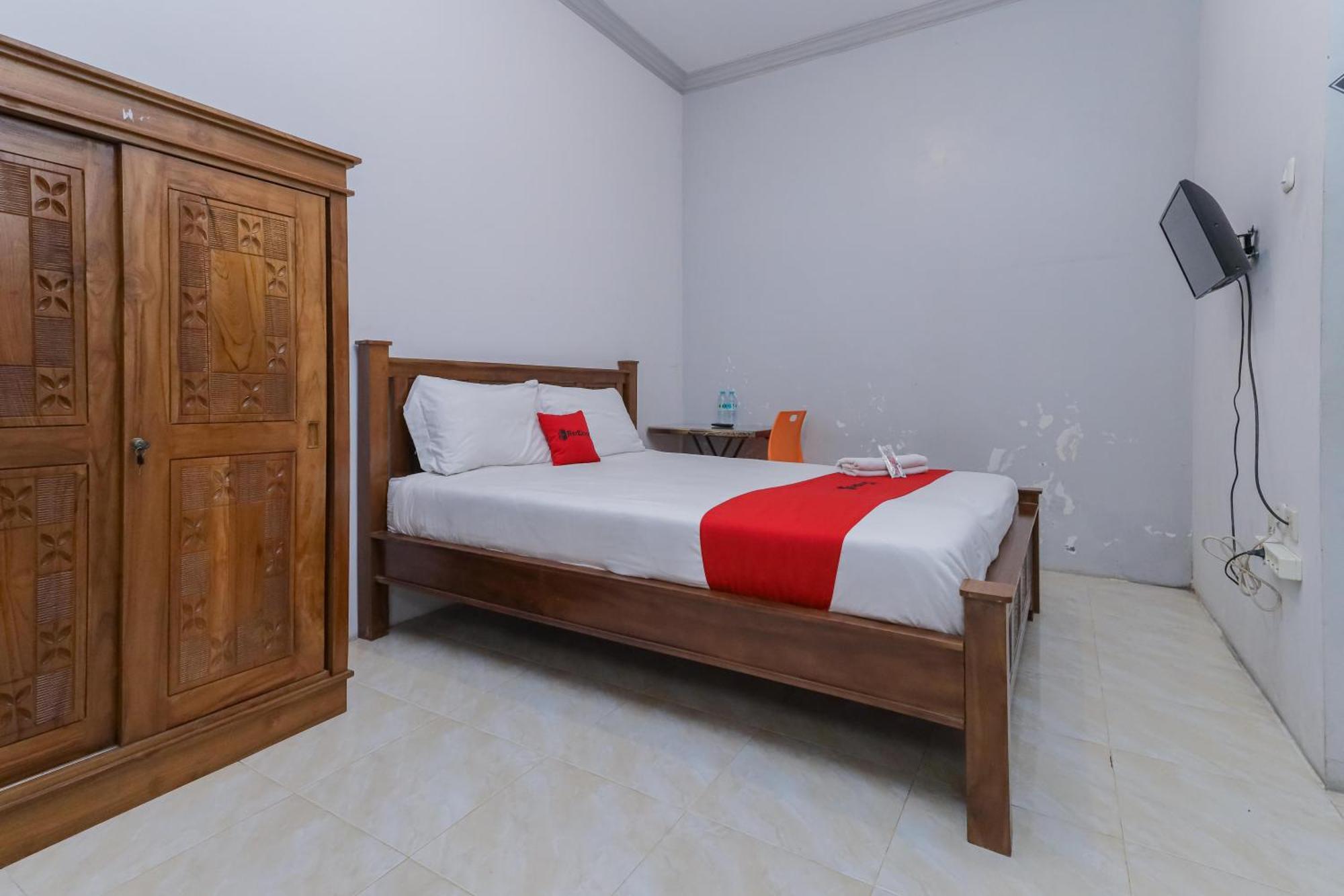 Reddoorz At Pondok Candra Surabaya Exterior foto