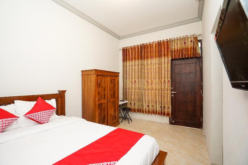 Reddoorz At Pondok Candra Surabaya Exterior foto
